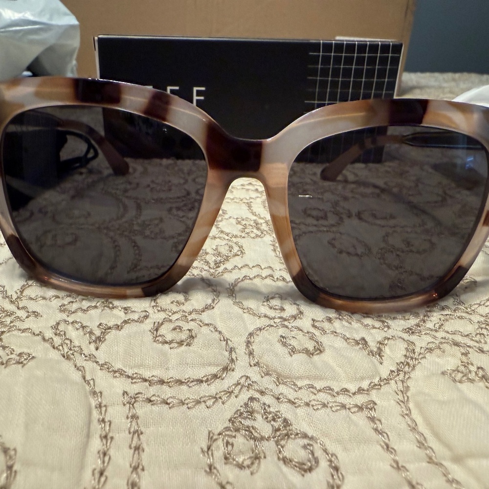 DIFF Hailey sunglasses NIB